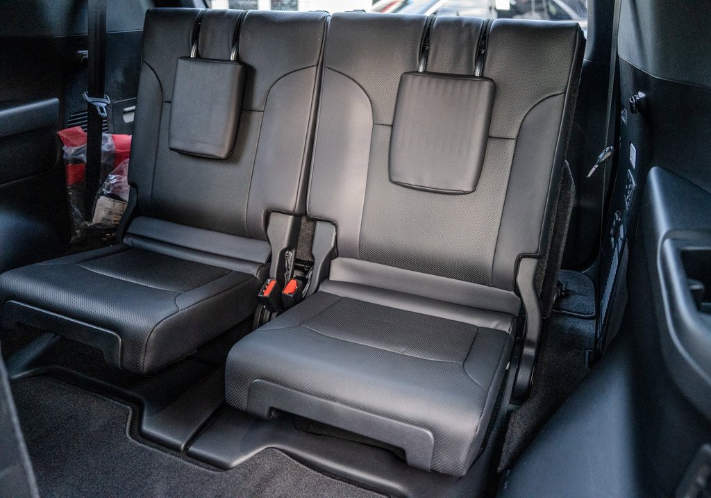 Used 2023 Lexus LX 600 4WD w/ Luxury Package image 22