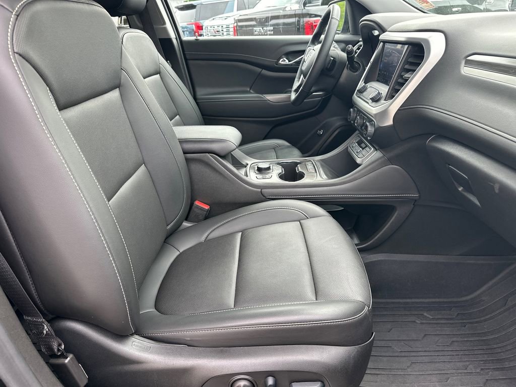 Used 2023 GMC Acadia SLT w/ Preferred Package image 14