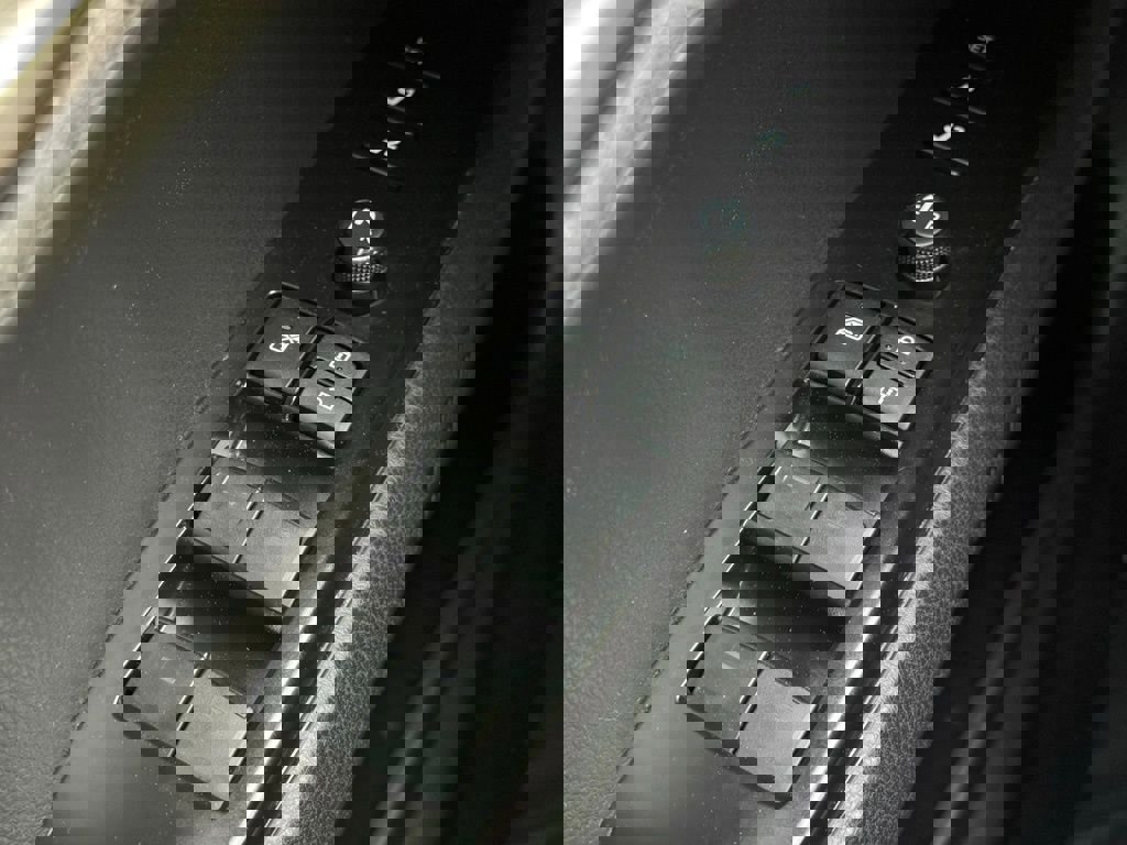 Used 2025 Toyota Camry XLE w/ Premium Plus Package image 26