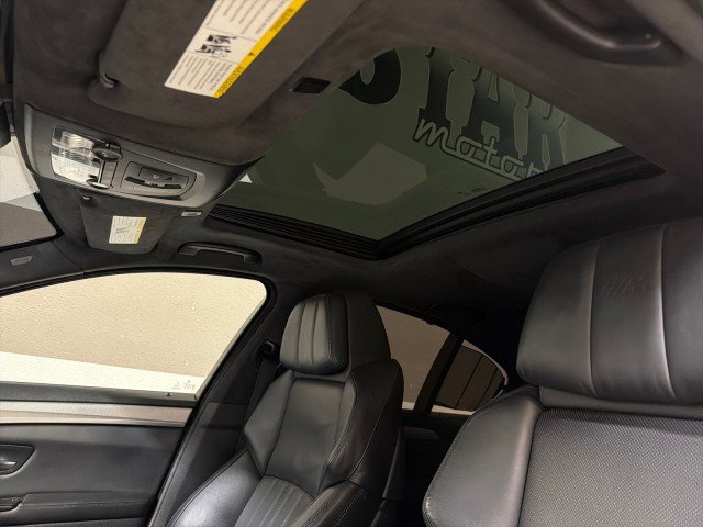Used 2015 BMW M5 image 24