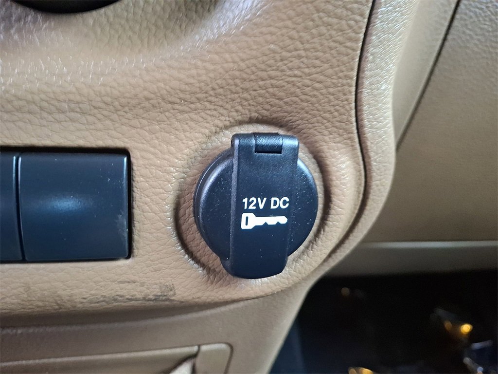 Used 2017 Jeep Wrangler Unlimited Sahara w/ Connectivity Group image 25