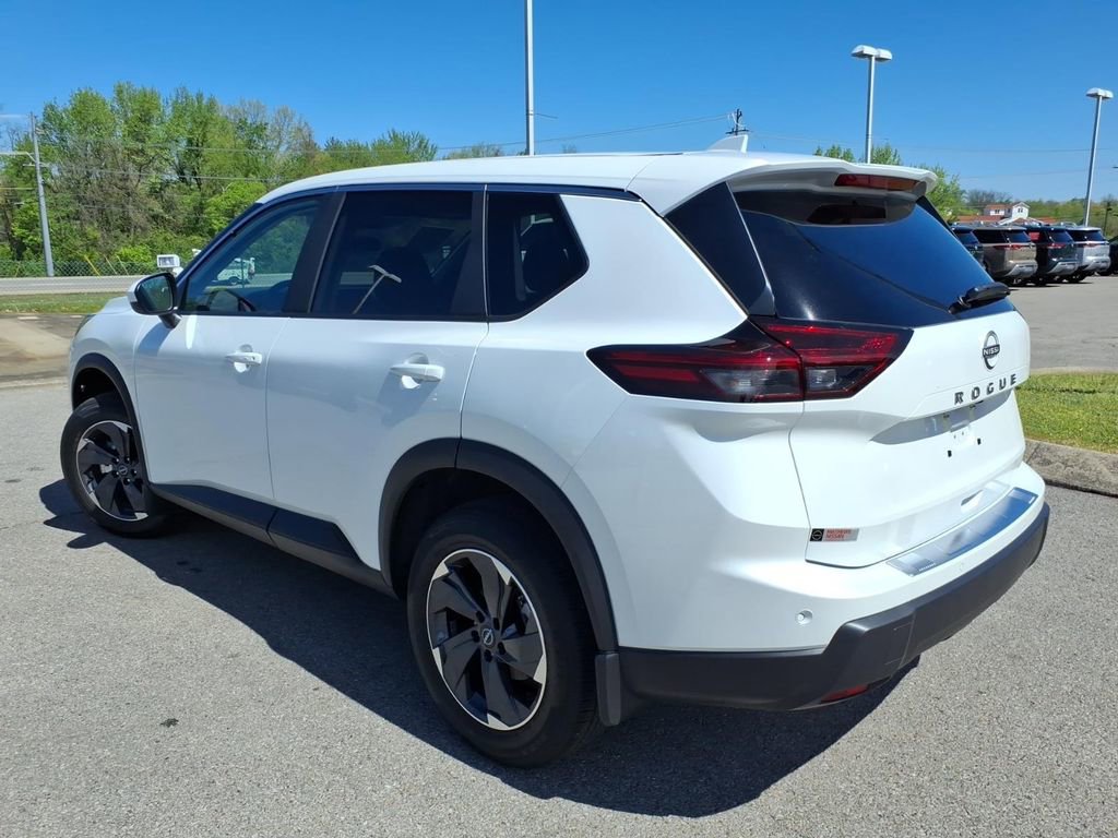 Certified 2026 Nissan Rogue SV FWD image 17