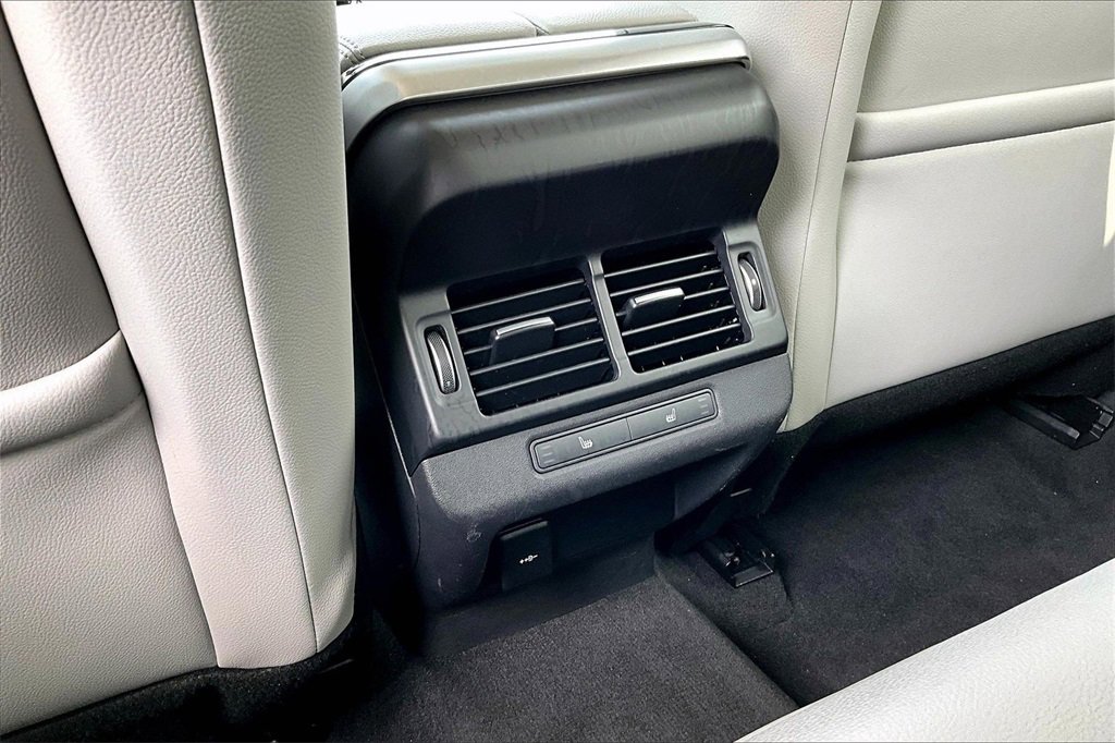 Used 2022 Land Rover Range Rover Evoque SE image 10