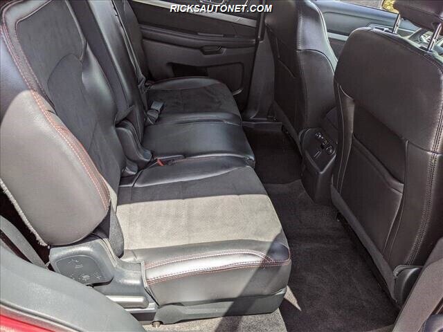 Used 2019 Ford Explorer XLT w/ Equipment Group 202A image 13