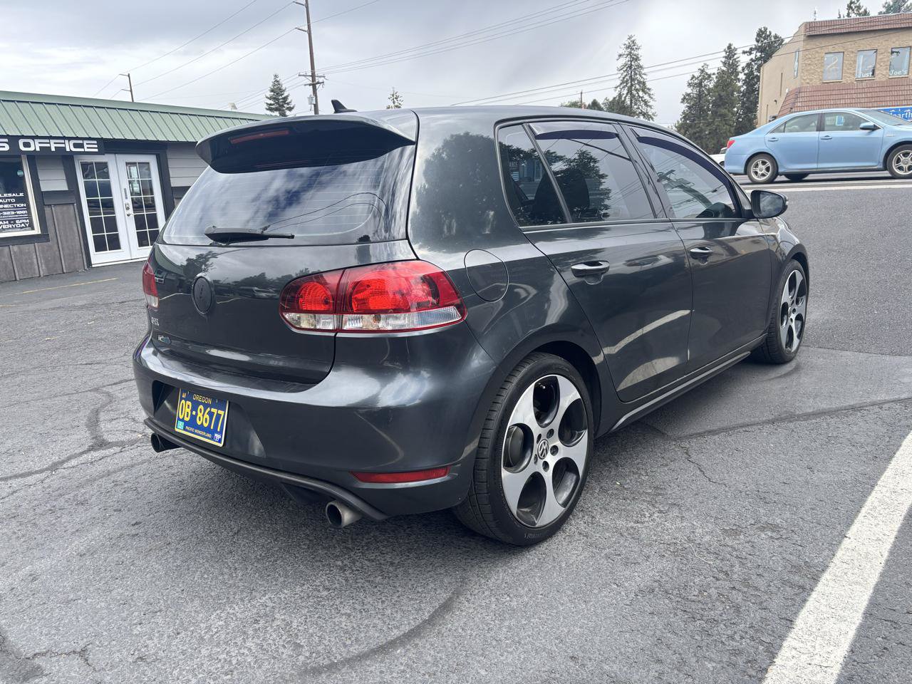 Used 2012 Volkswagen Golf 4-Door FWD image 5