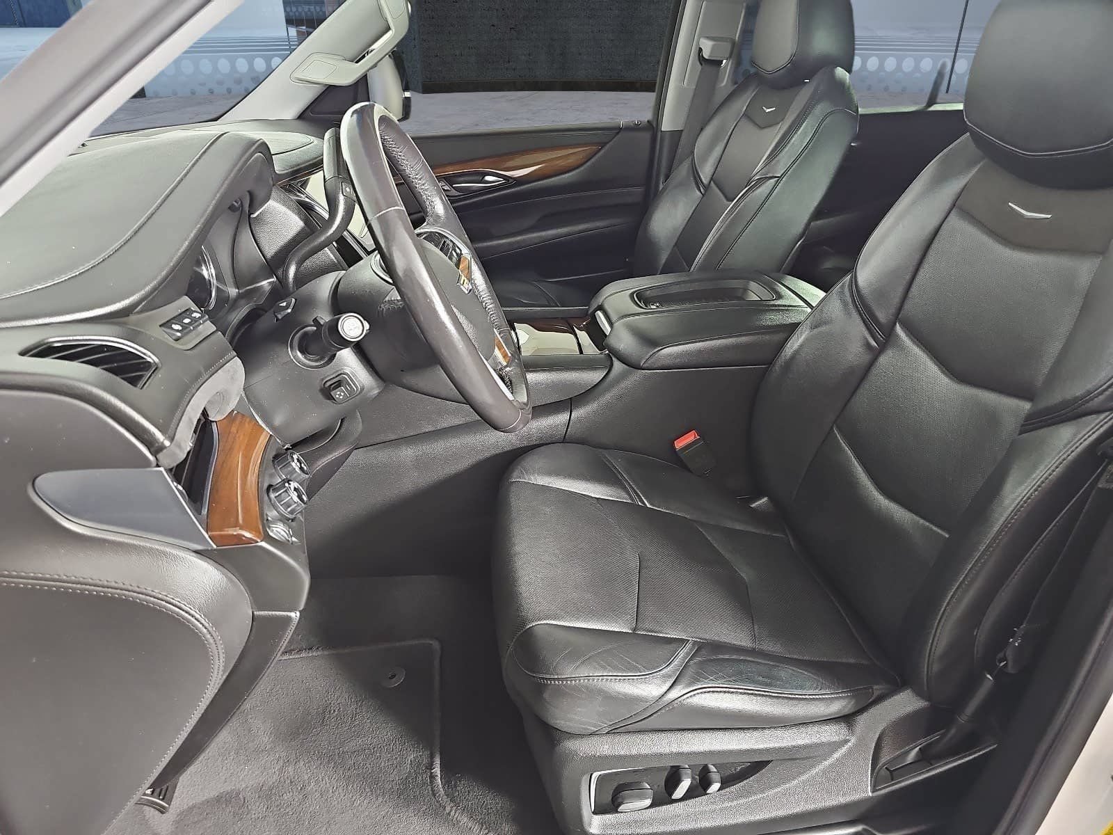 Used 2020 Cadillac Escalade Luxury AWD/4WD image 12