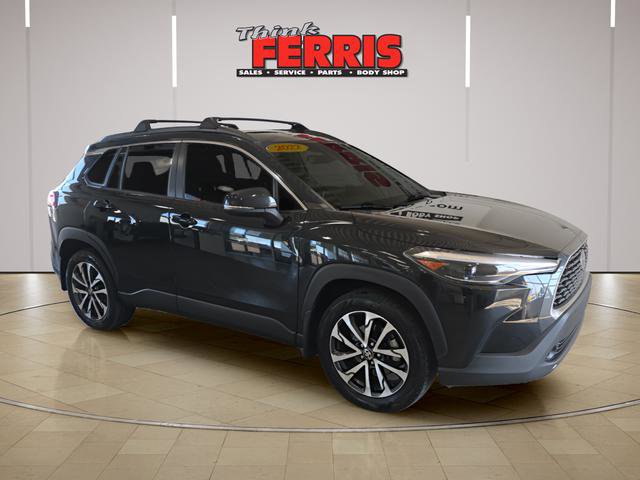 Used 2022 Toyota Corolla Cross XLE w/ Convenience Package FWD image 3