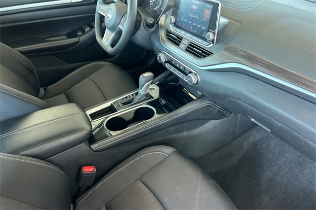 Used 2023 Nissan Altima 2.5 SV image 15