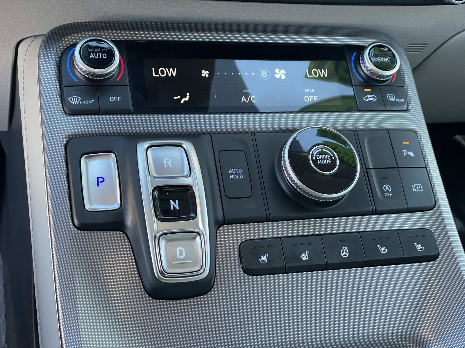 Used 2024 Hyundai Palisade Calligraphy image 15