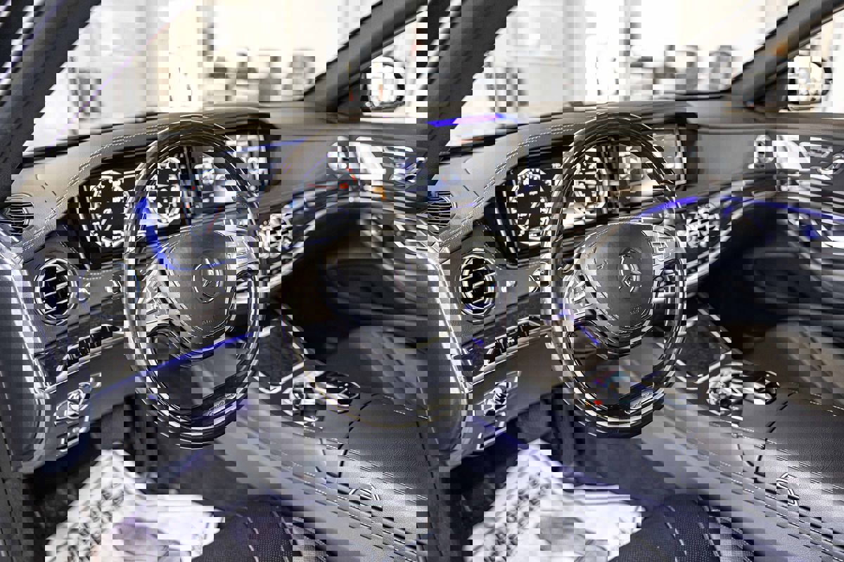 Used 2017 Mercedes-Benz S 550e w/ Premium Package image 20