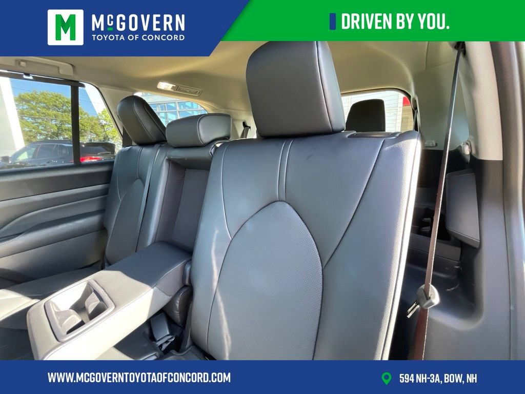 Used 2026 Toyota Grand Highlander AWD image 27