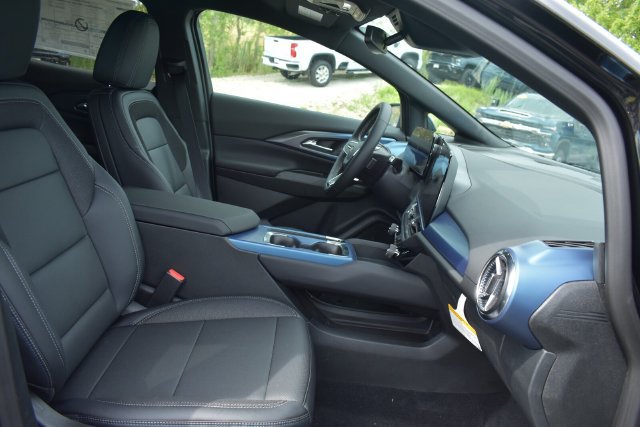 New 2026 Chevrolet Equinox EV LT AWD/4WD image 14