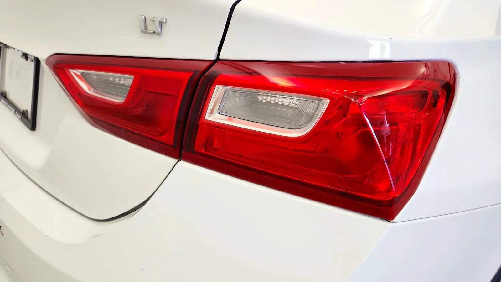 Used 2025 Chevrolet Malibu LT FWD image 32