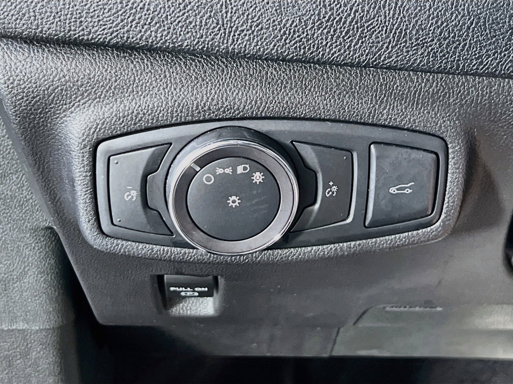 Used 2017 Lincoln MKC Premiere image 10