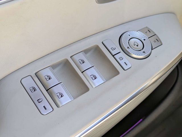 Used 2023 Genesis GV70 2.5T w/ Advanced Package AWD/4WD image 25