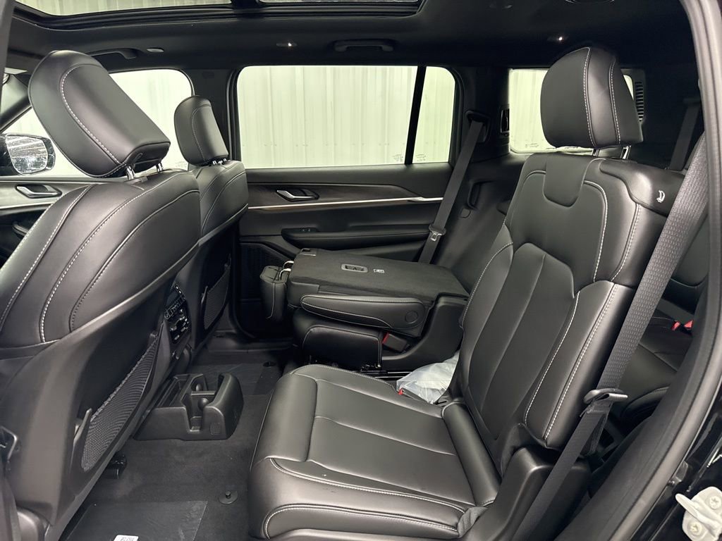 New 2025 Jeep Grand Cherokee L Limited image 10