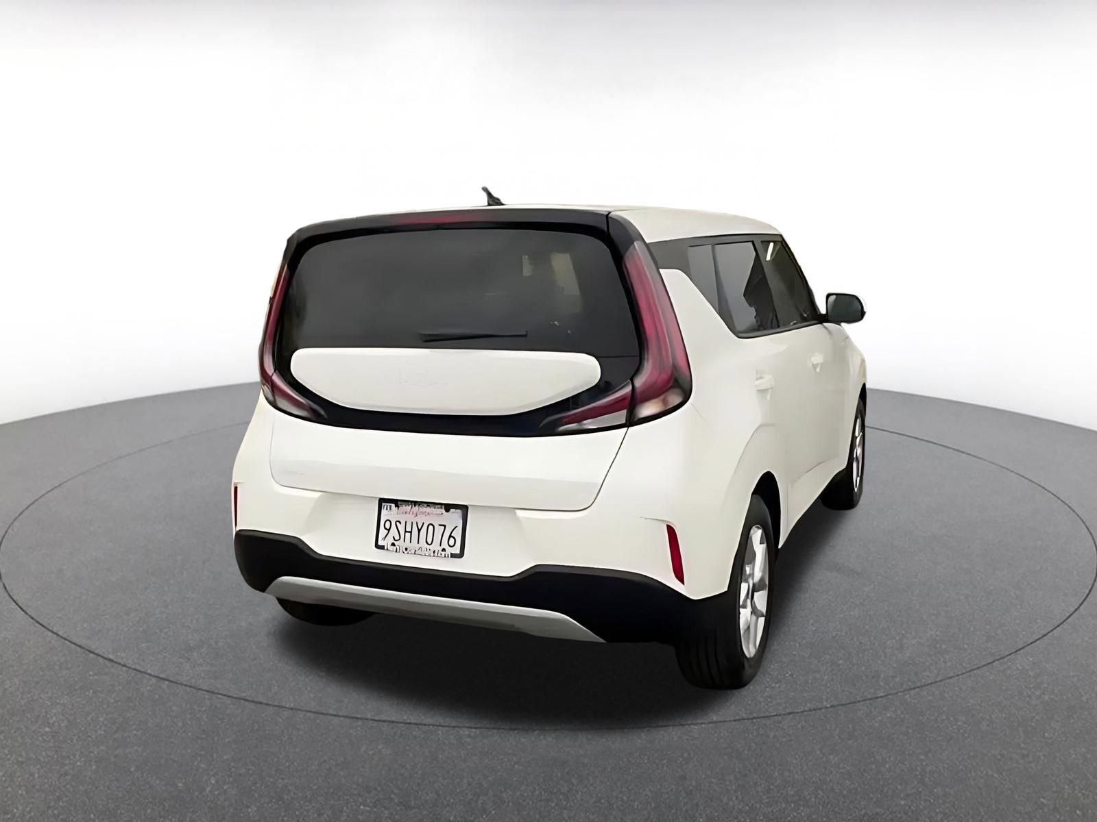 Used 2025 Kia Soul LX w/ LX Technology Package image 14