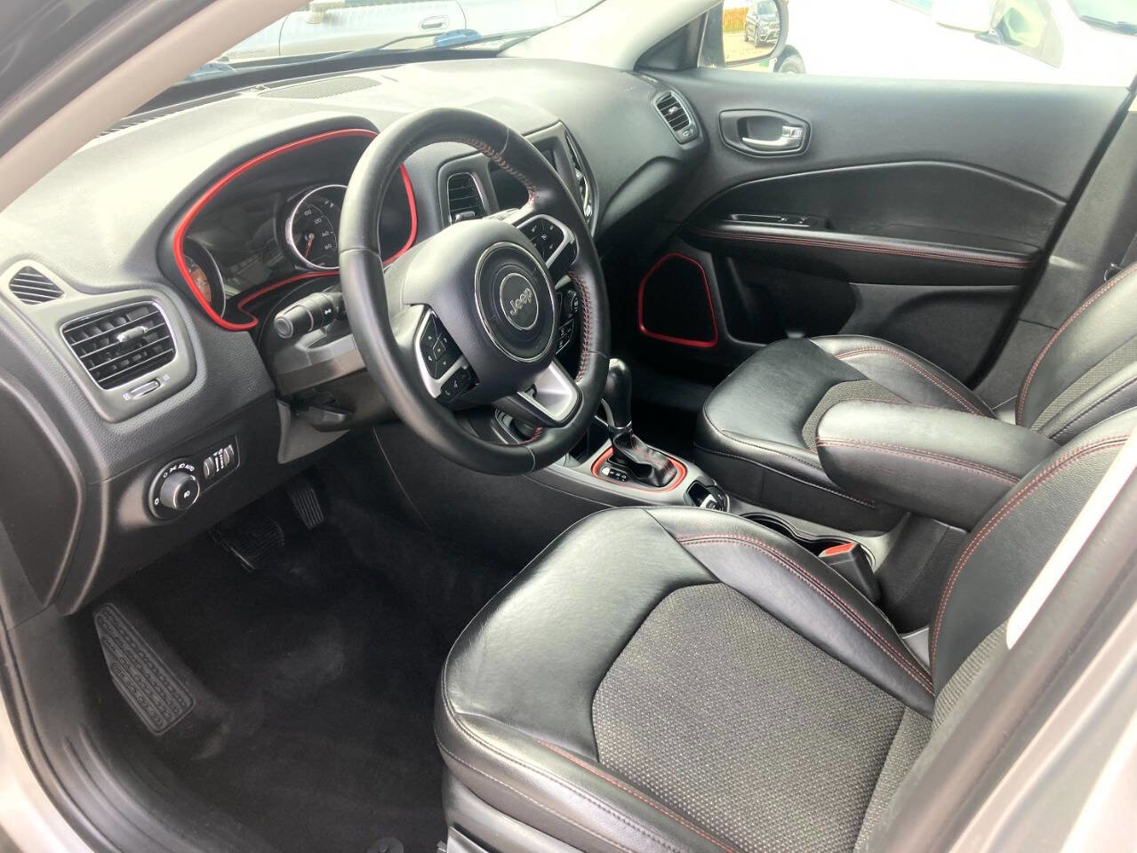 Used 2019 Jeep Compass Trailhawk image 12