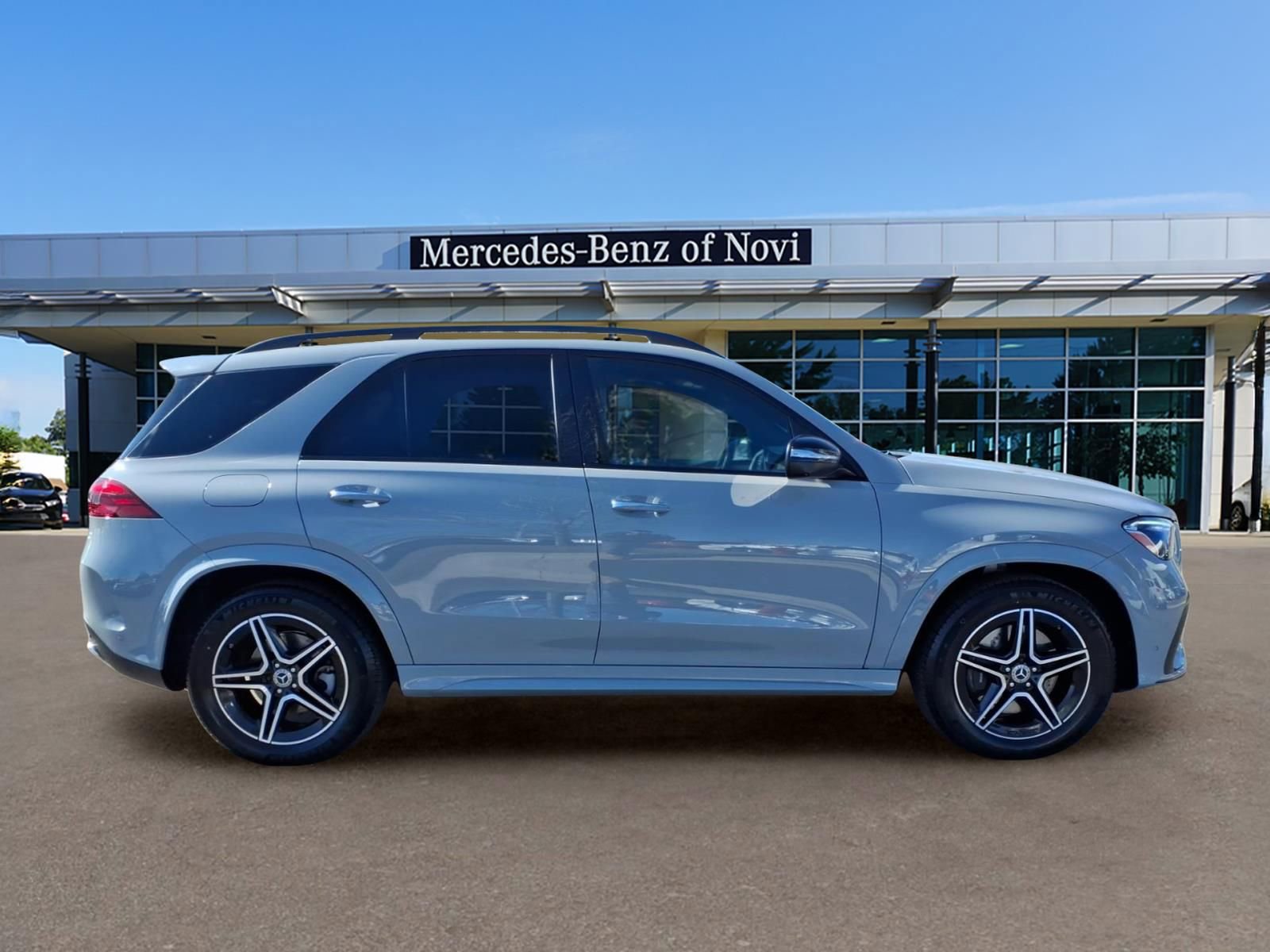 Certified 2025 Mercedes-Benz GLE 450 4MATIC image 6