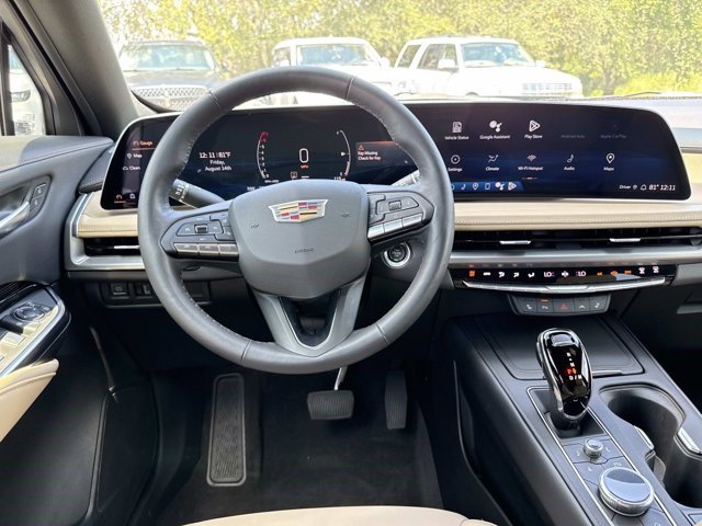 Certified 2024 Cadillac XT4 Luxury w/ Cold Weather Package FWD image 28