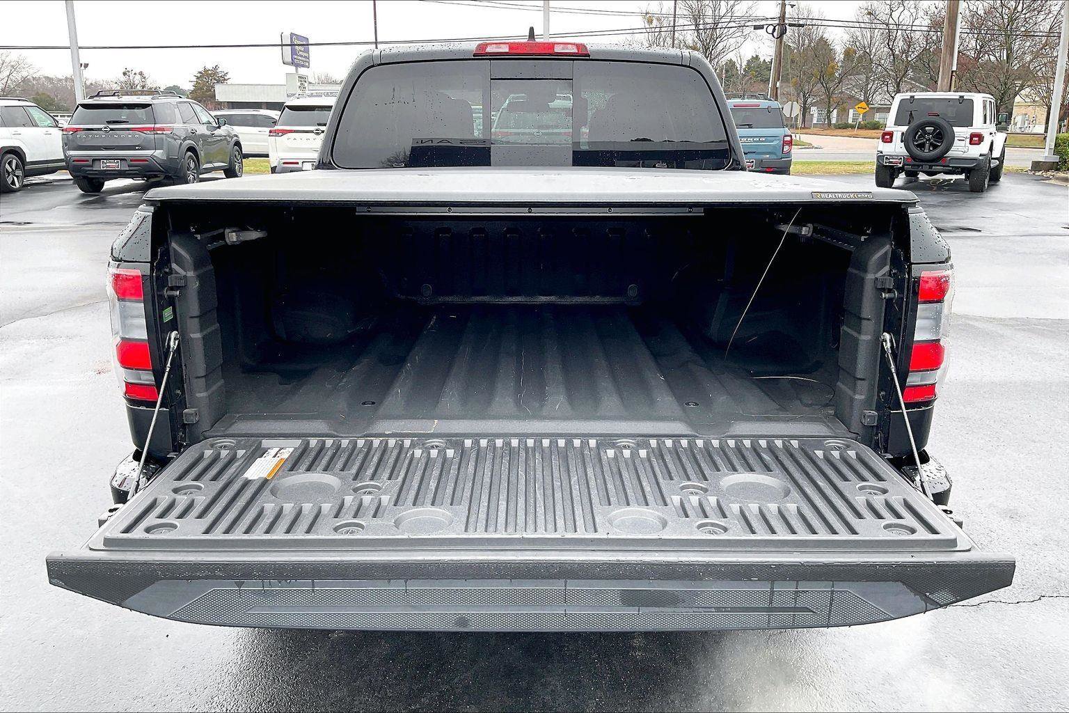 Used 2024 Nissan Frontier SV w/ SV Convenience Package image 19