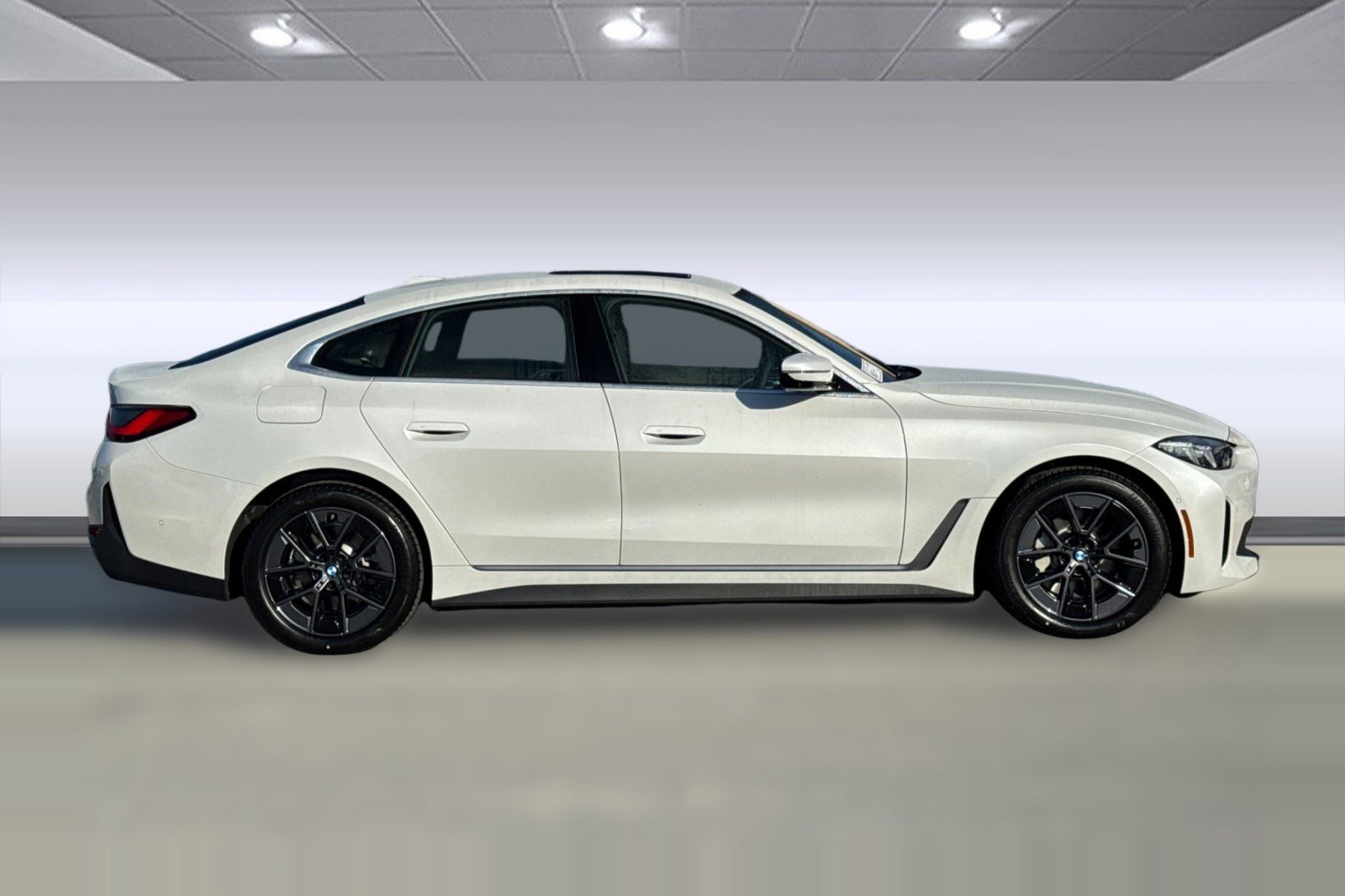 Used 2025 BMW i4 xDrive40i image 8