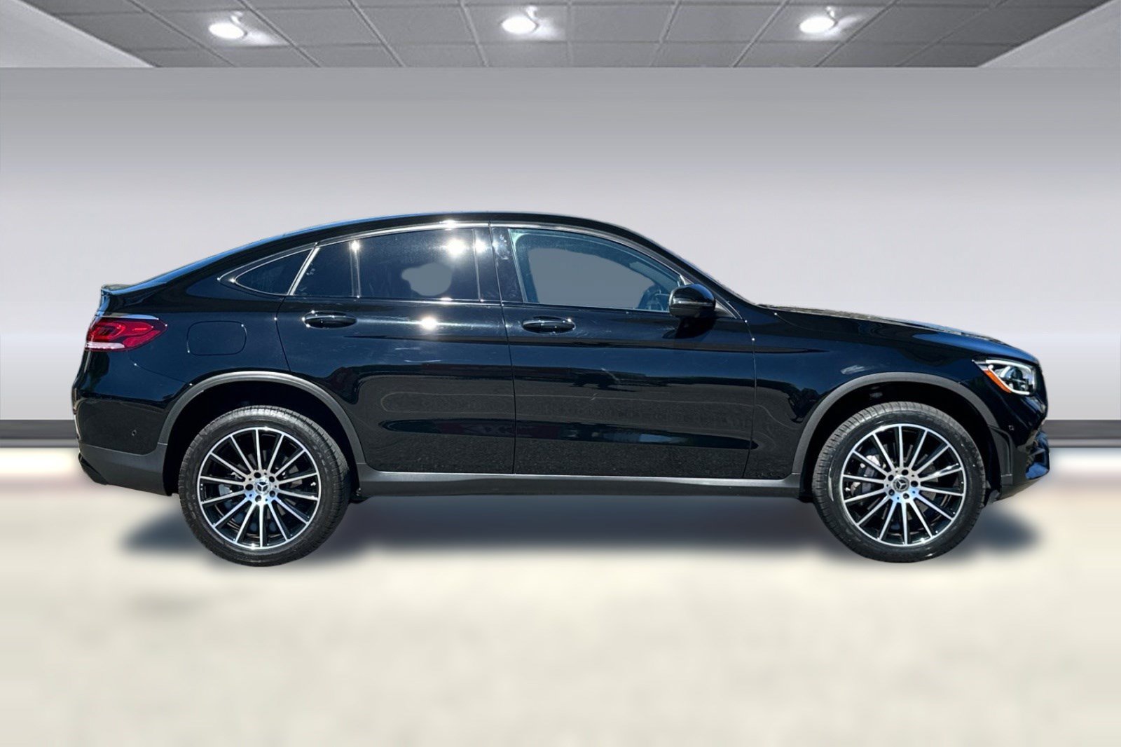 Used 2023 Mercedes-Benz GLC 300 4MATIC Coupe image 8