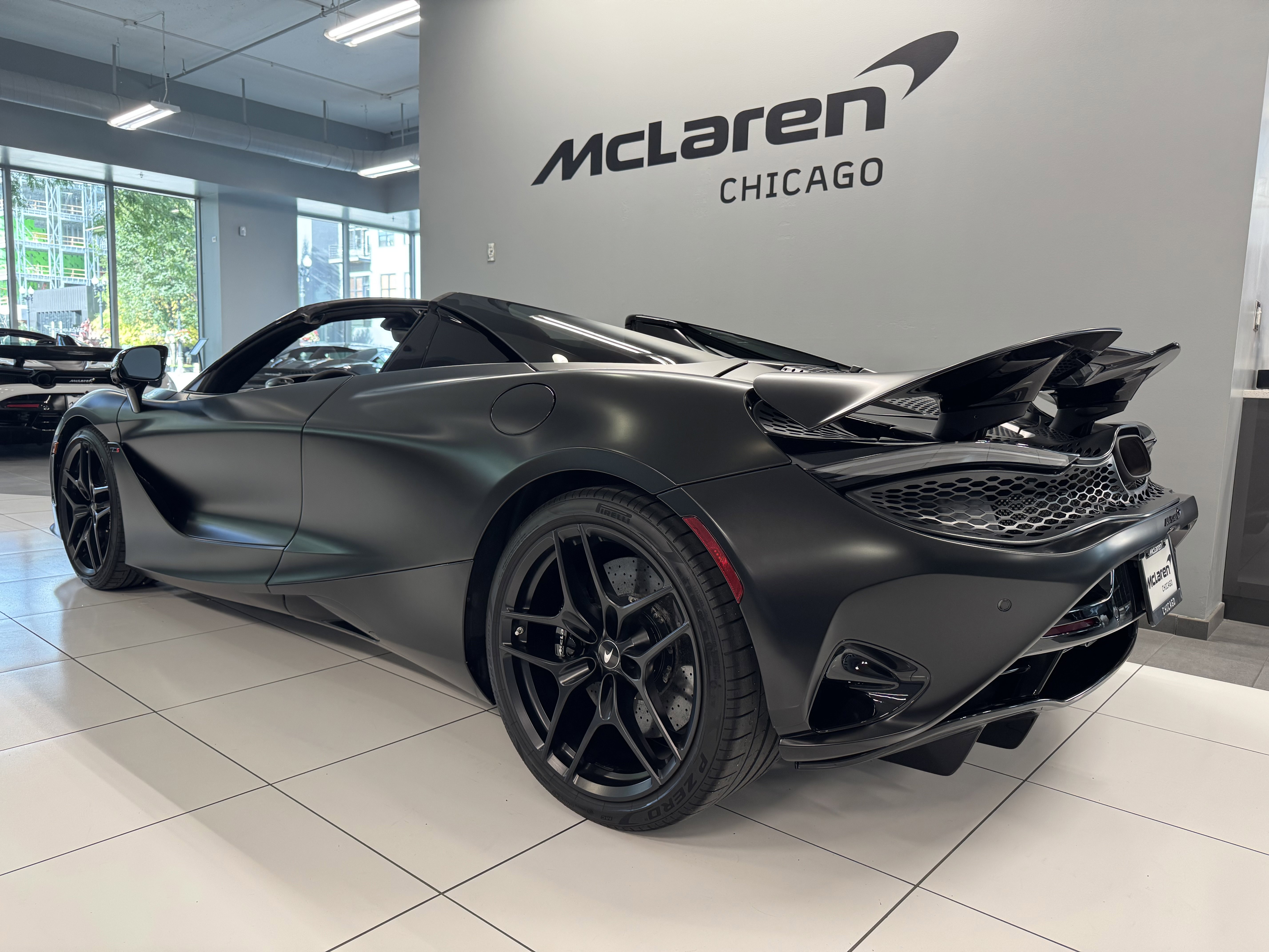 Used 2024 McLaren 750S Spider image 4