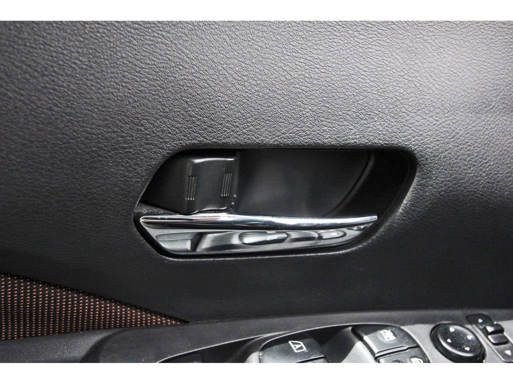 Used 2023 Nissan Kicks SR image 20