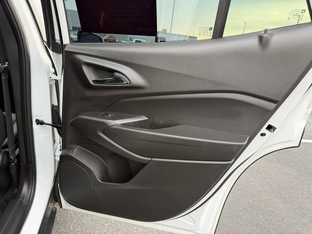 Used 2025 Chevrolet Trax ACTIV w/ Sunroof Package image 19