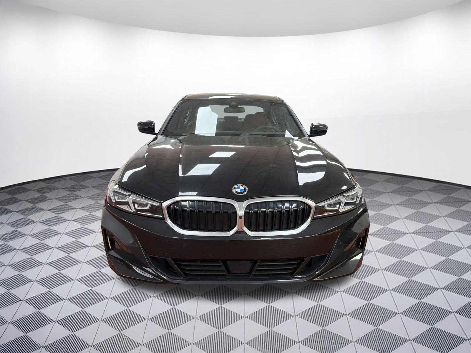 Certified 2025 BMW 330i xDrive Sedan AWD/4WD image 5