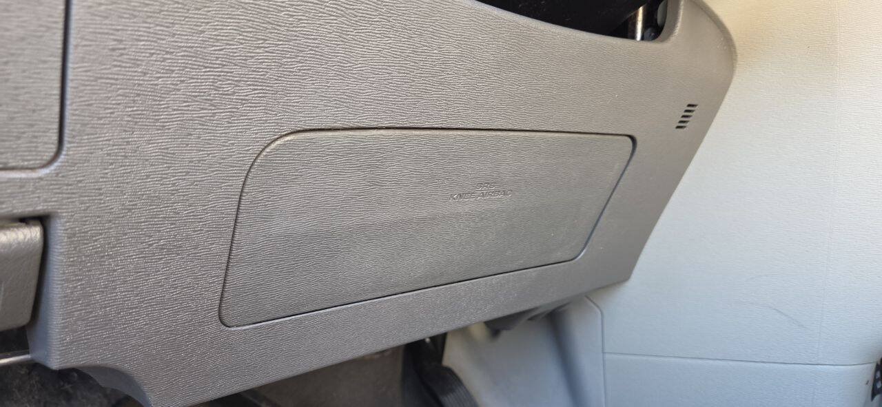 Used 2011 Toyota Sienna LE FWD image 22