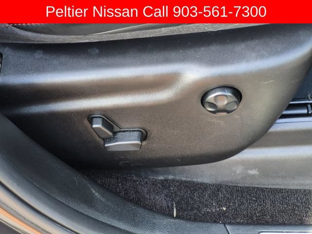 Used 2017 Jeep Grand Cherokee Trailhawk AWD/4WD image 16