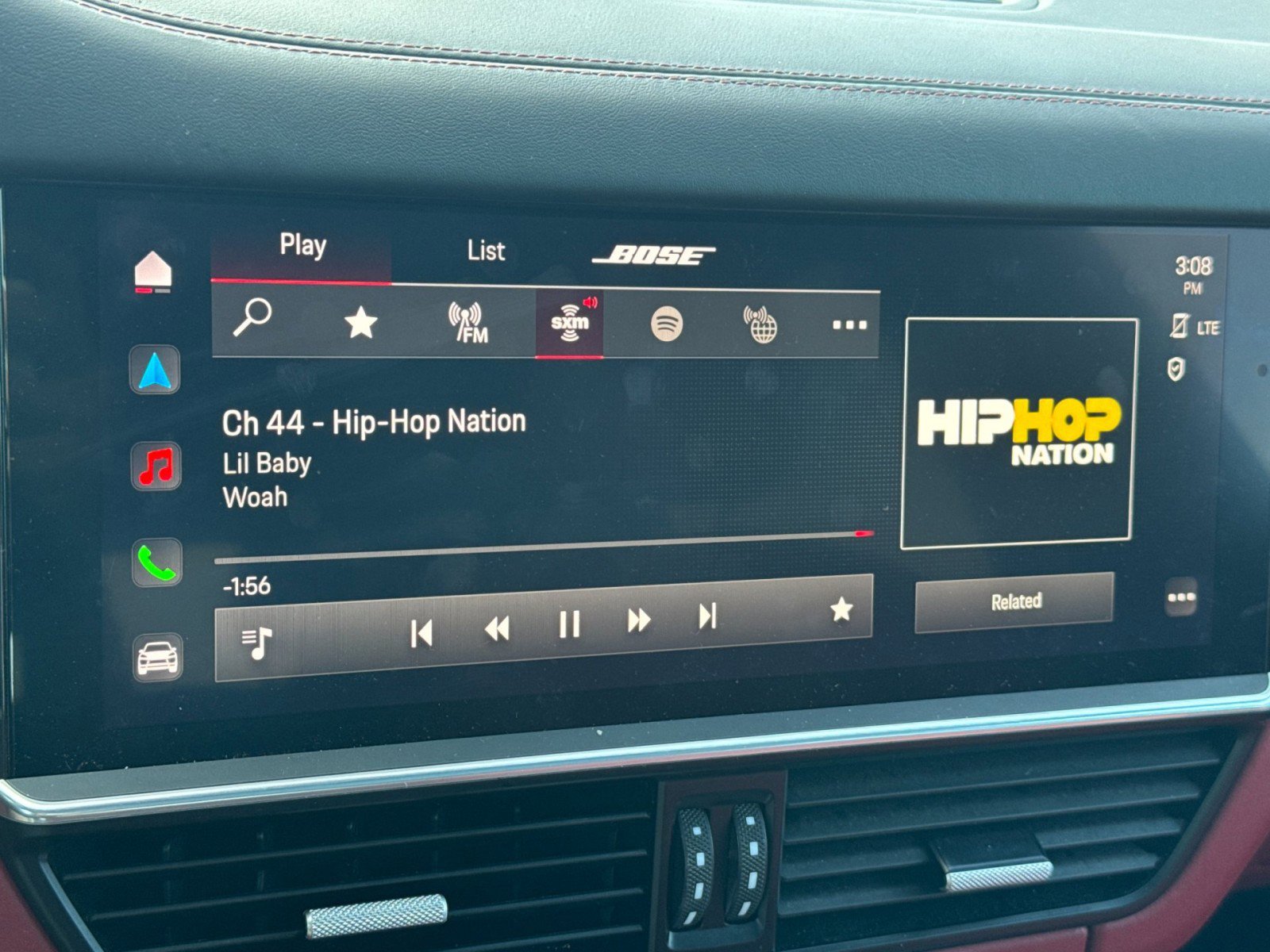 Used 2022 Porsche Cayenne Platinum Edition image 18