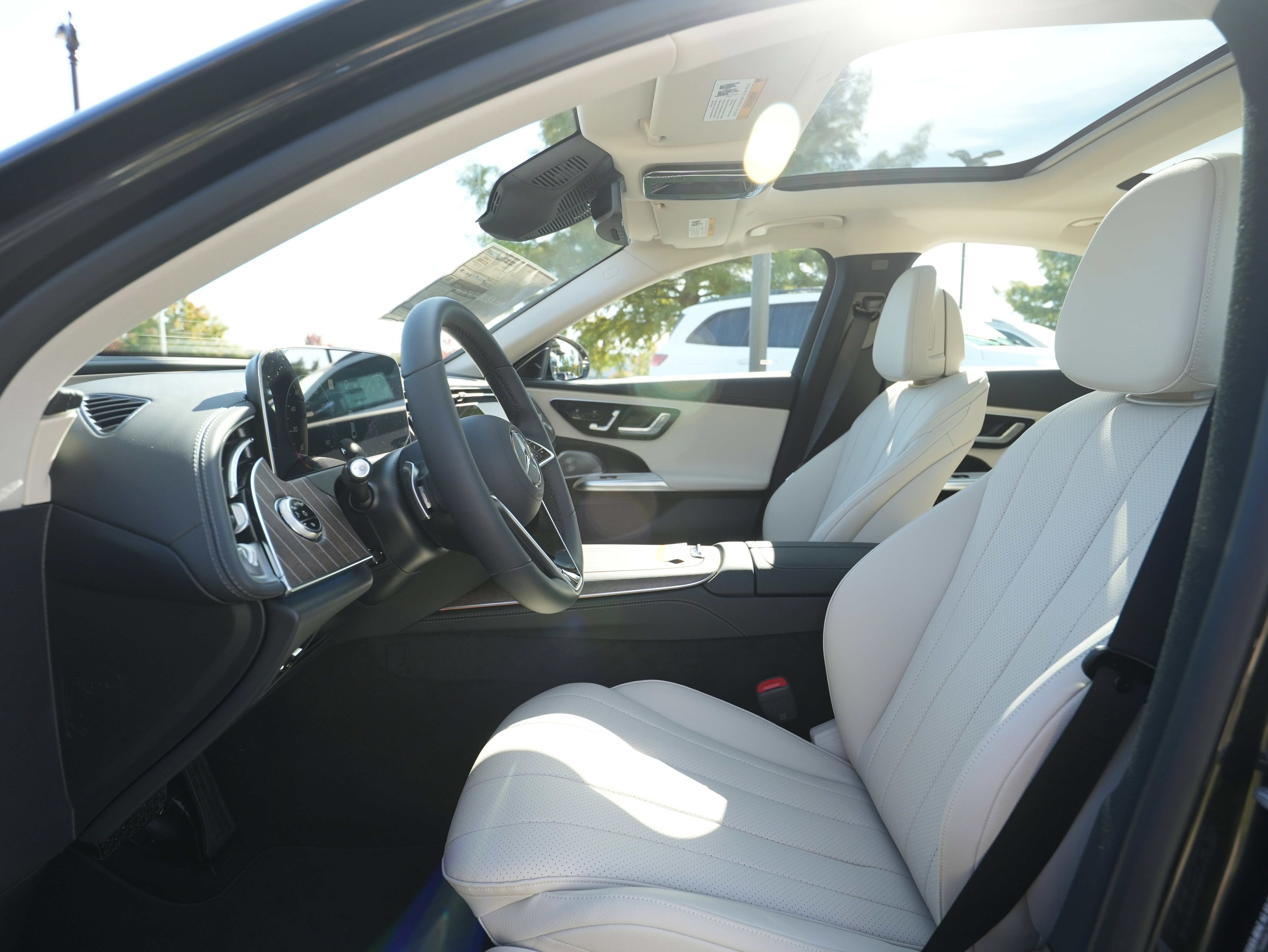 New 2026 Mercedes-Benz E 350 4MATIC Sedan image 34