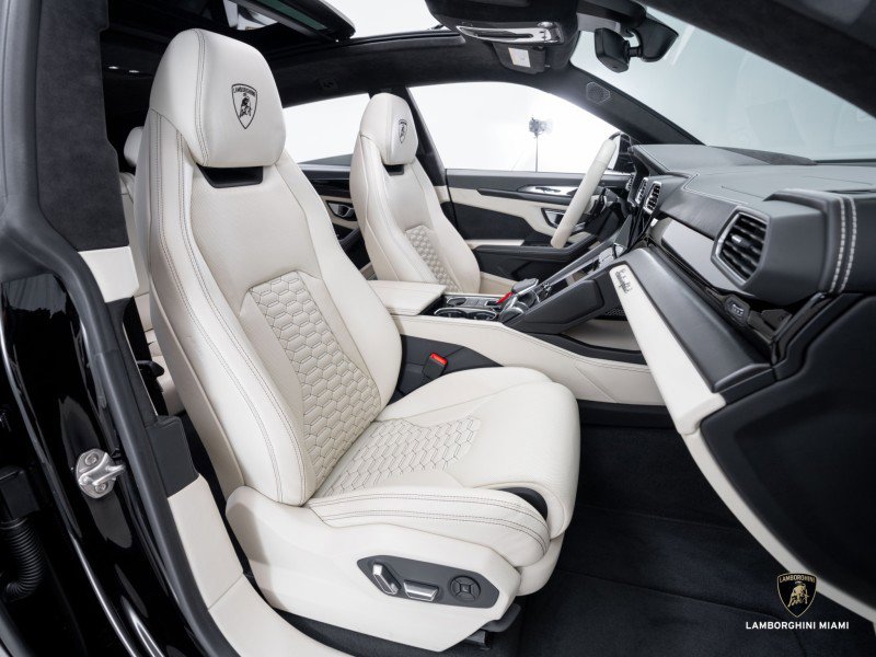 Used 2022 Lamborghini Urus image 40