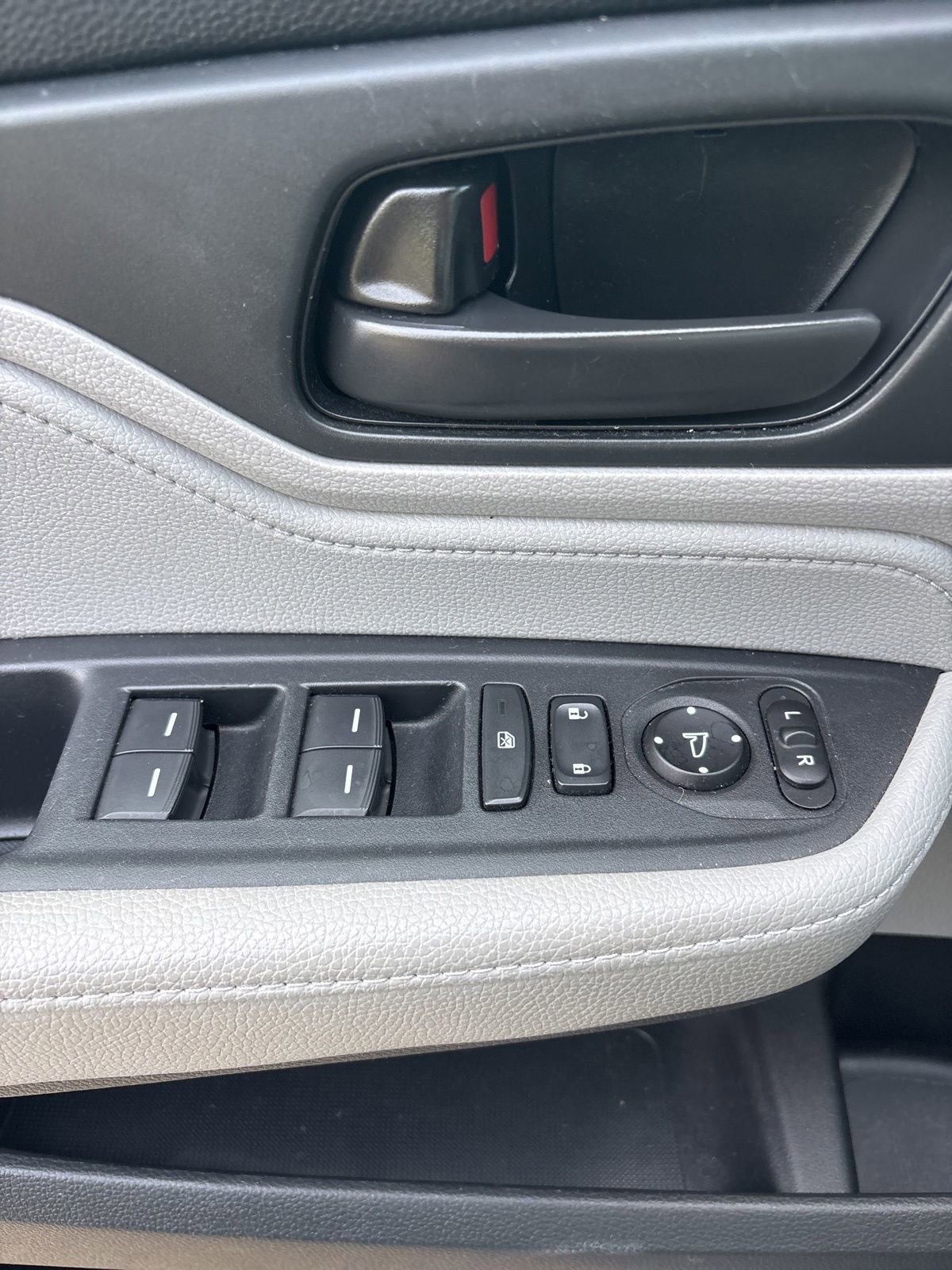Used 2018 Honda Odyssey EX image 10