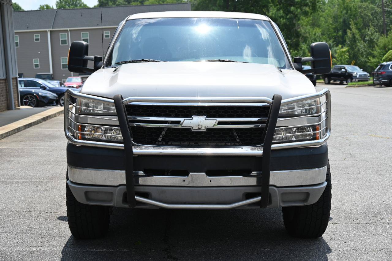Used 2006 Chevrolet Silverado 2500 LT w/ Skid Plate Package AWD/4WD image 6