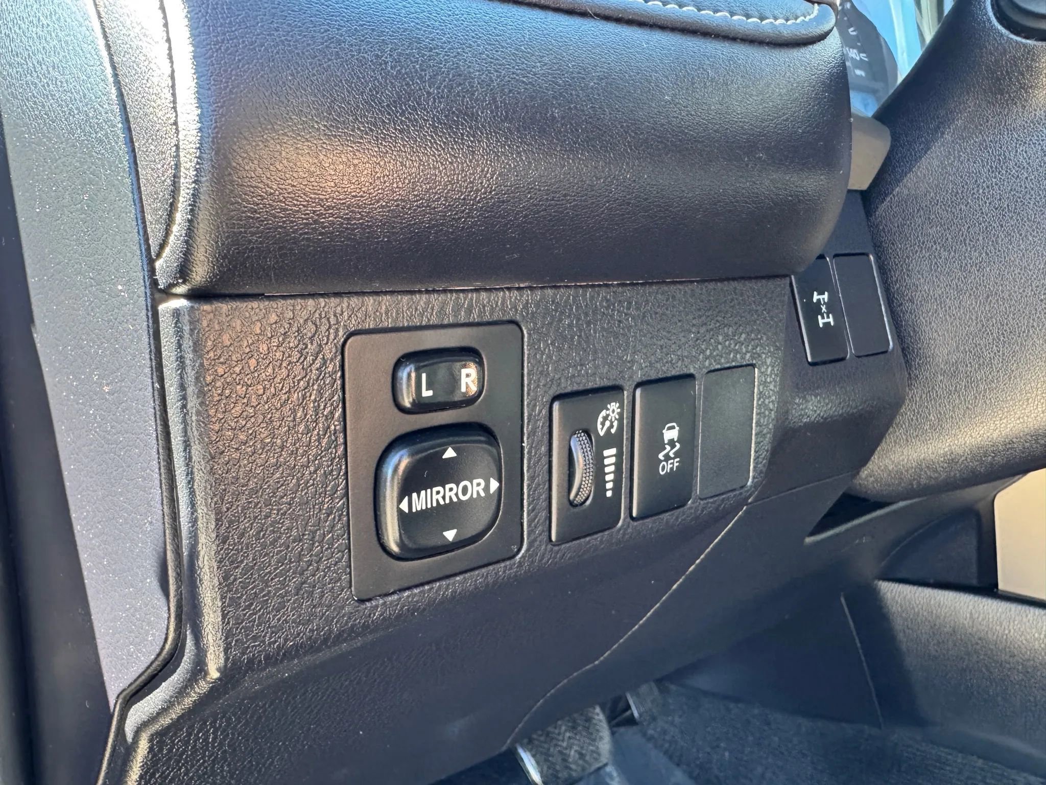 Used 2015 Toyota RAV4 XLE image 26