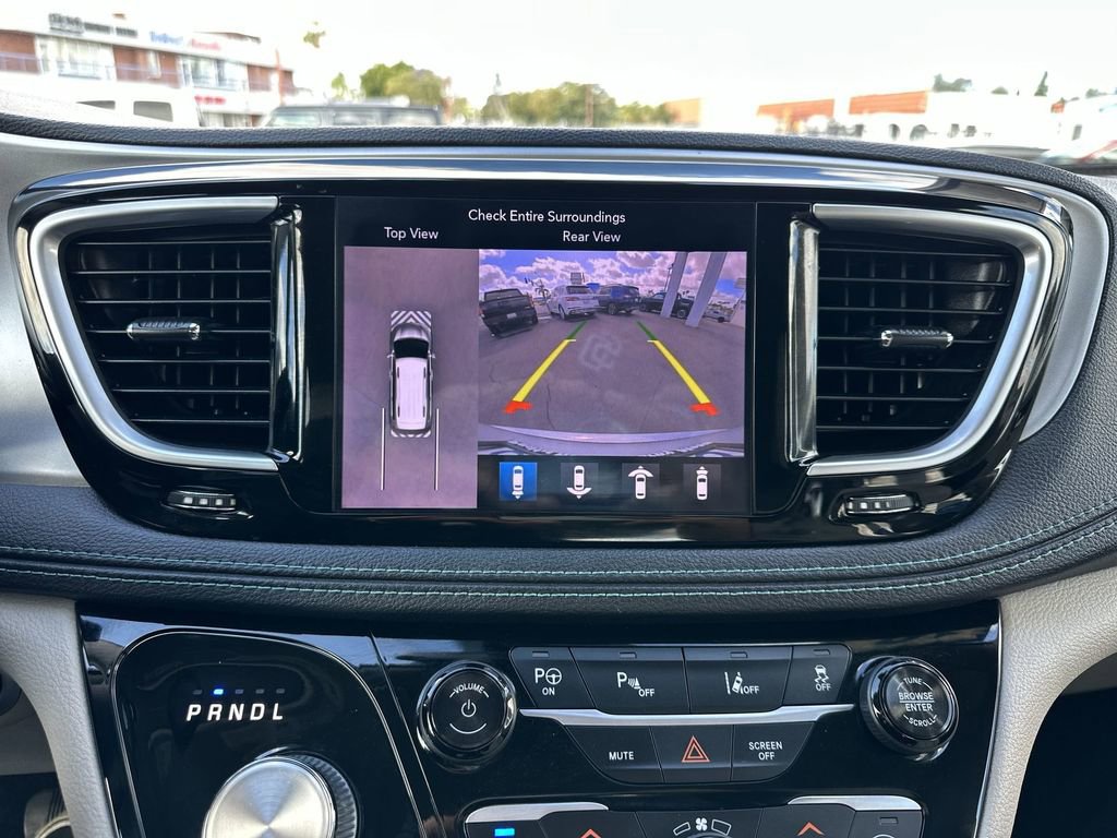 Used 2018 Chrysler Pacifica Limited w/ Advanced Safetytec Group FWD image 25