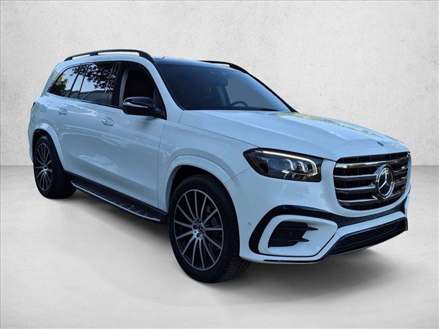 Used 2024 Mercedes-Benz GLS 580 4MATIC image 3