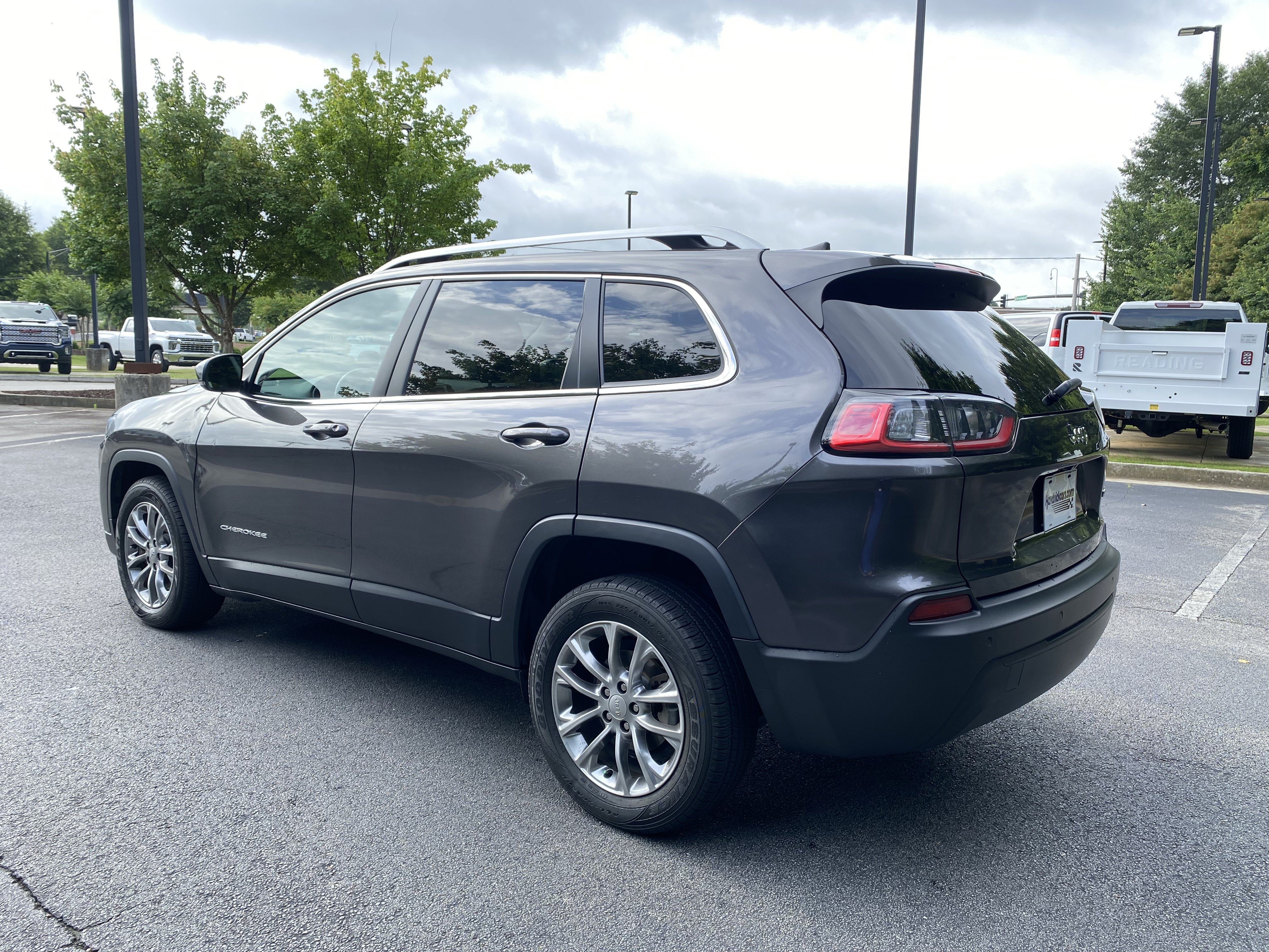 Used 2021 Jeep Cherokee Latitude Plus w/ Sun & Sound Group FWD image 7