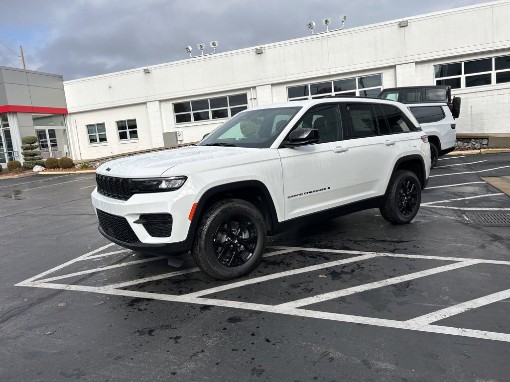 New 2025 Jeep Grand Cherokee 4WD image 6