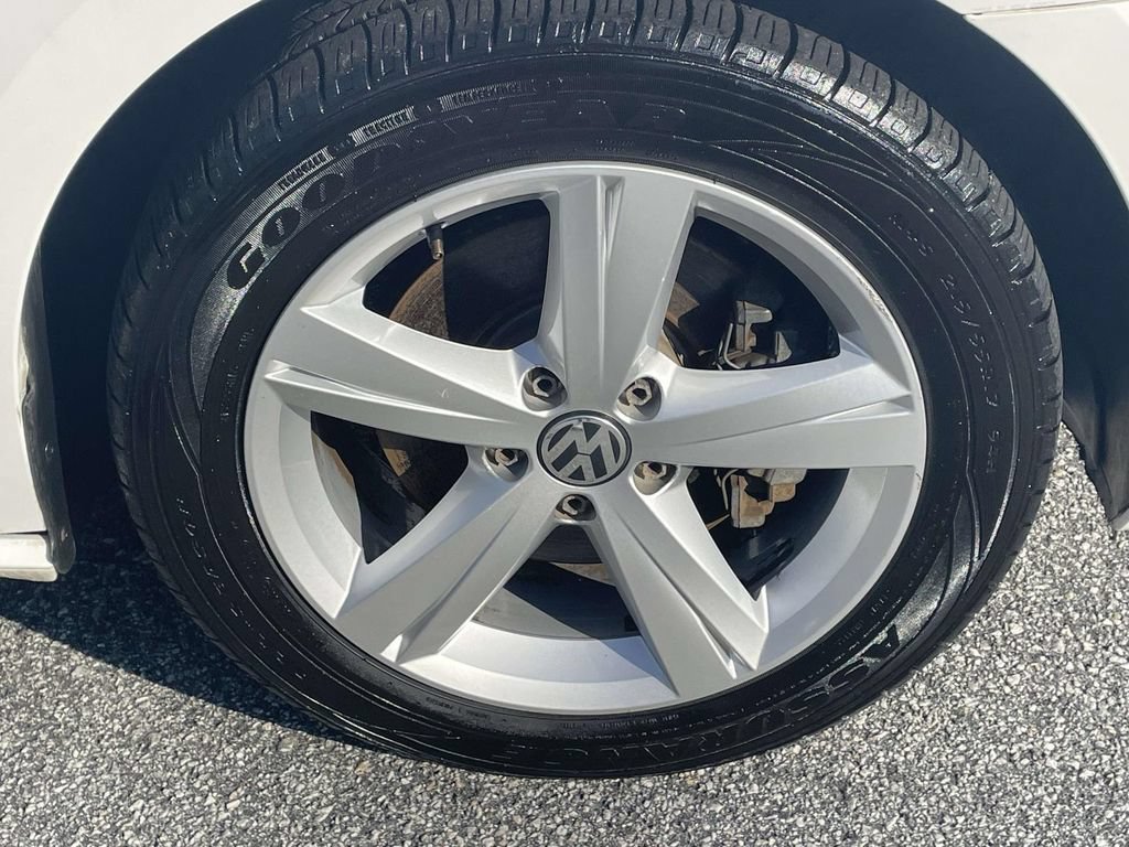 Used 2013 Volkswagen Passat TDI SE FWD image 8
