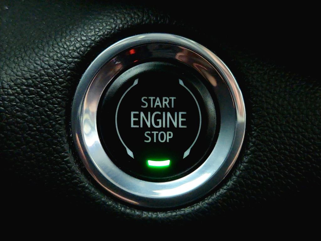 Used 2022 Buick Envision Essence w/ Technology Package I image 22