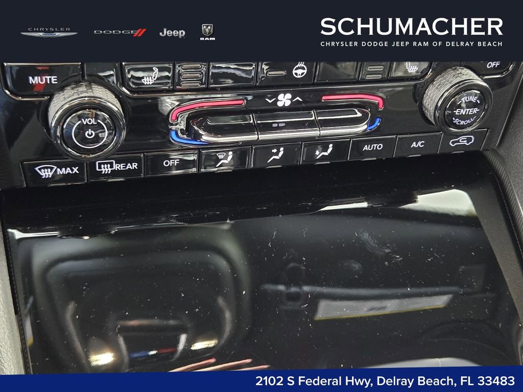New 2025 Jeep Grand Cherokee L Laredo RWD image 23