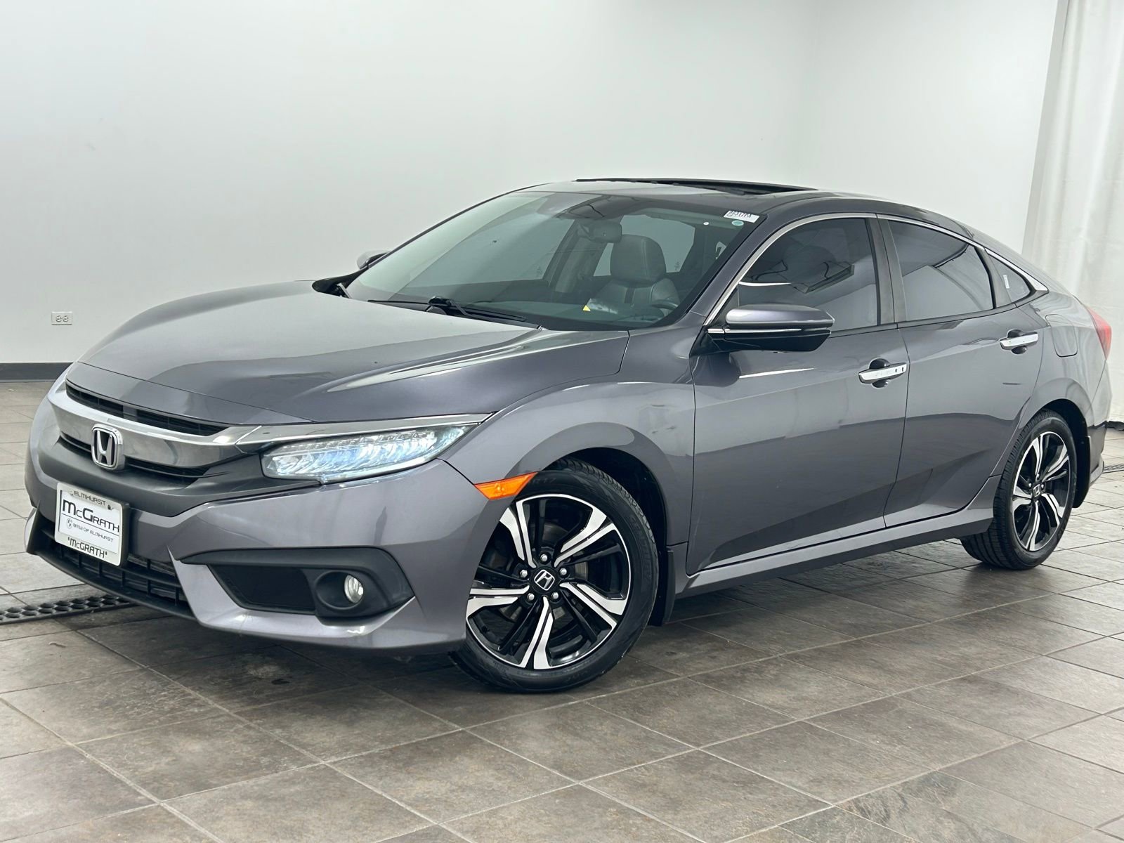Used 2017 Honda Civic Touring video 1