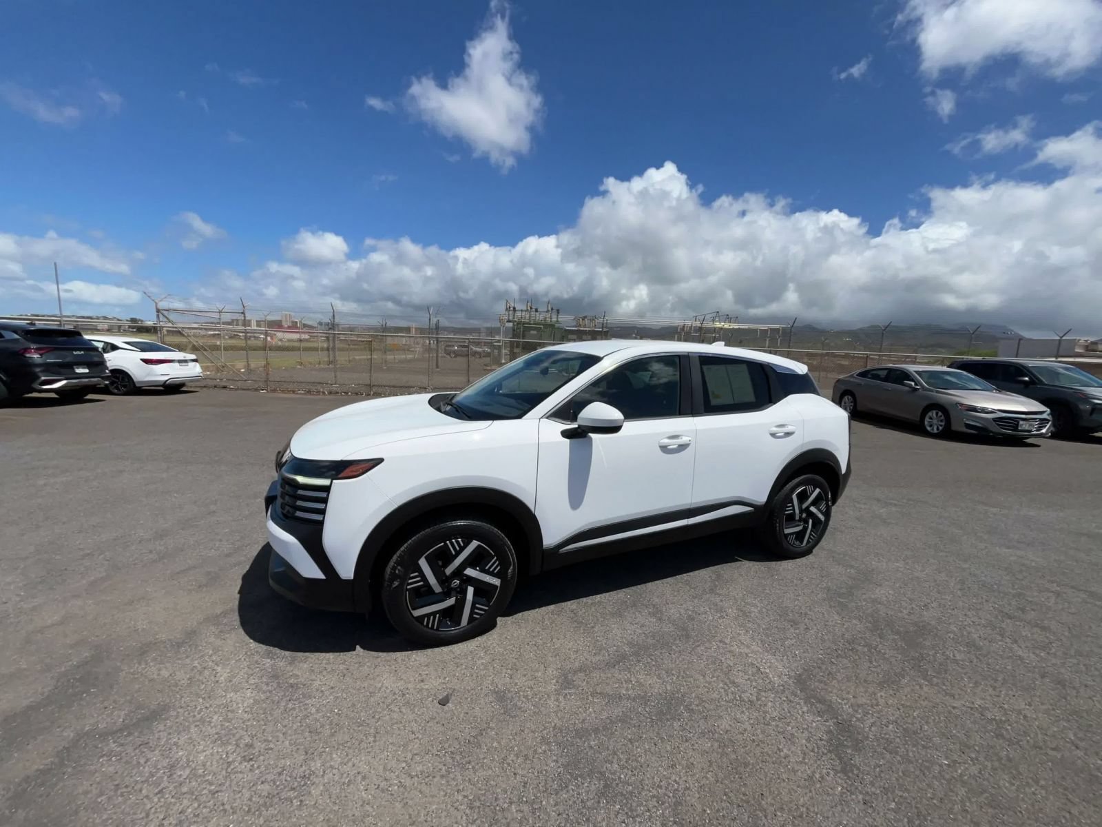 Used 2025 Nissan Kicks SV FWD image 8