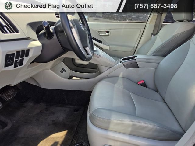 Used 2013 Toyota Prius Four image 9