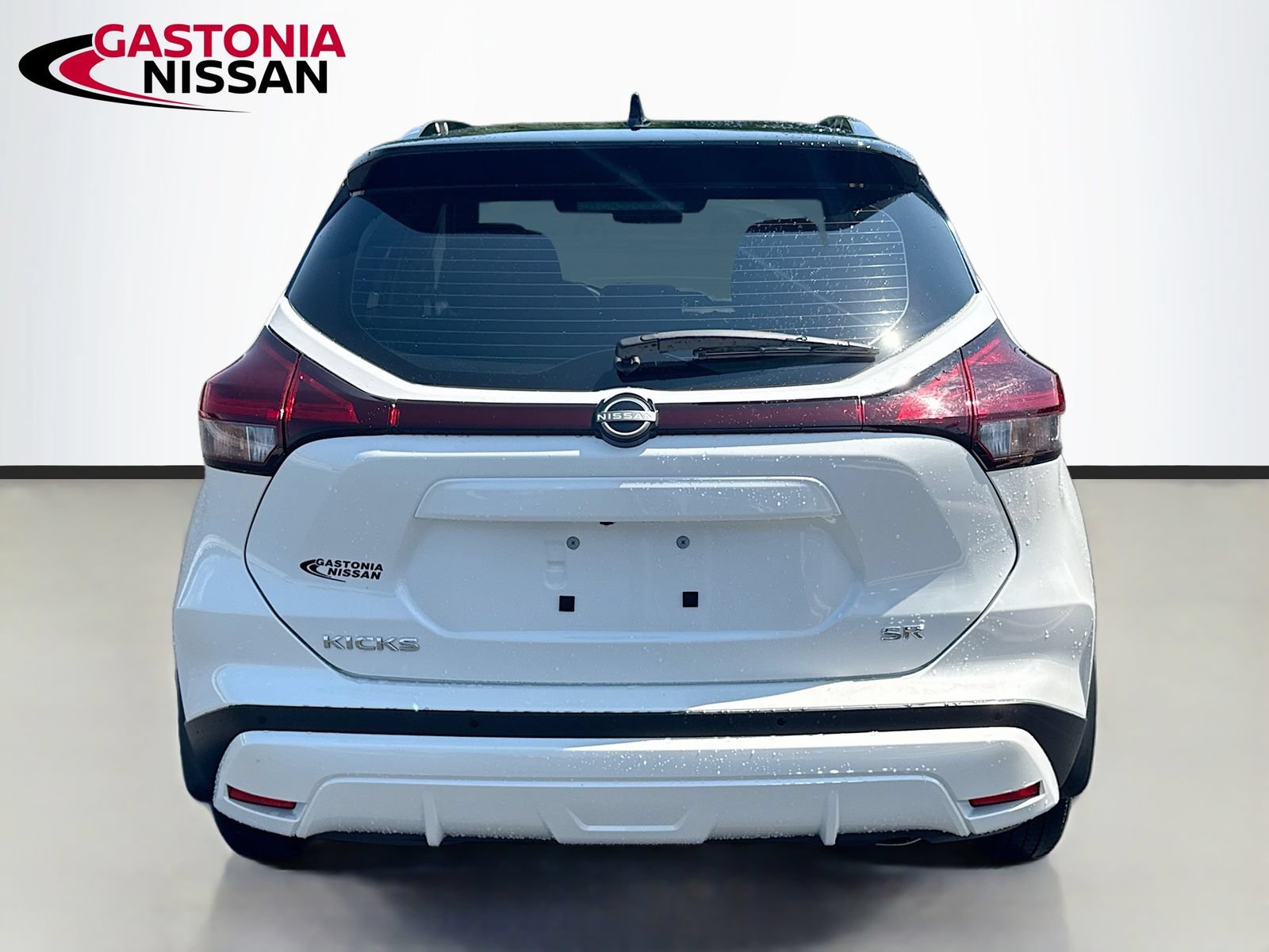 Used 2024 Nissan Kicks SR FWD image 7